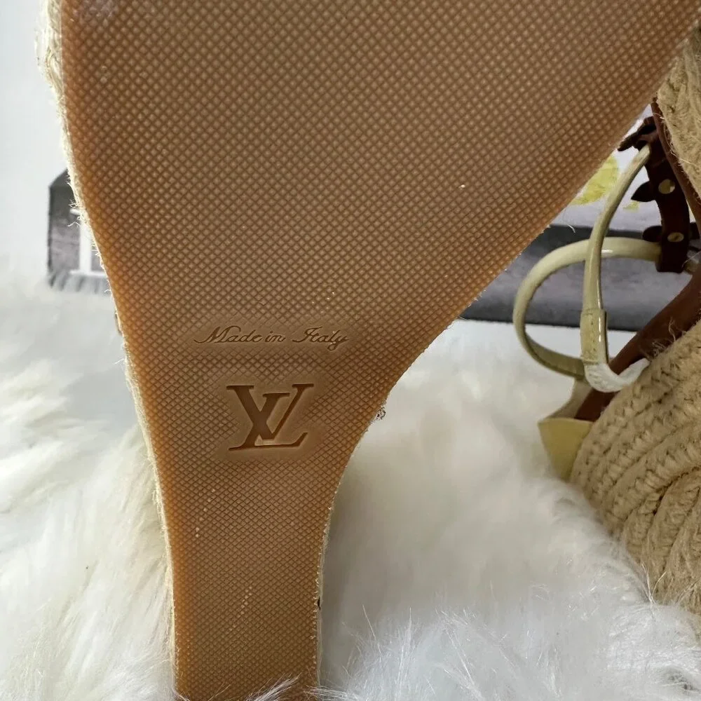 ❌SOLD❌Authentic Louis Vuitton Cream & Brown Leather/Enamel Flower Wedge Sandals - Picture 10 of 16
